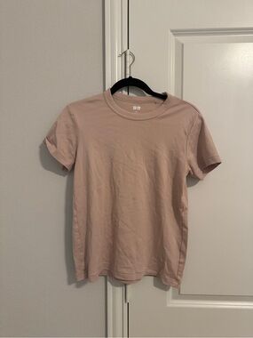 Uniqlo women T-shirt size XL